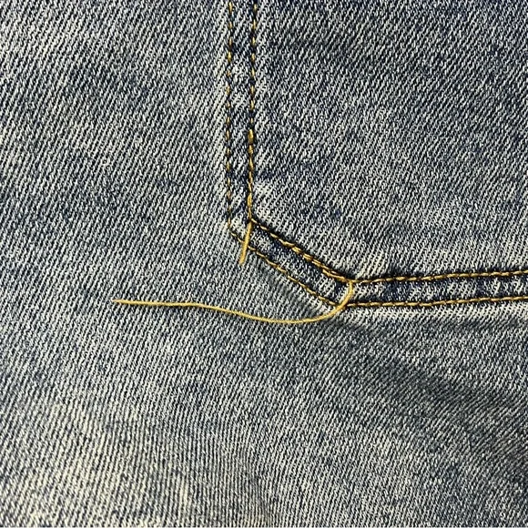 Ava & Viv Light wash Overall Shorts Size 20 - Picture 5 of 9